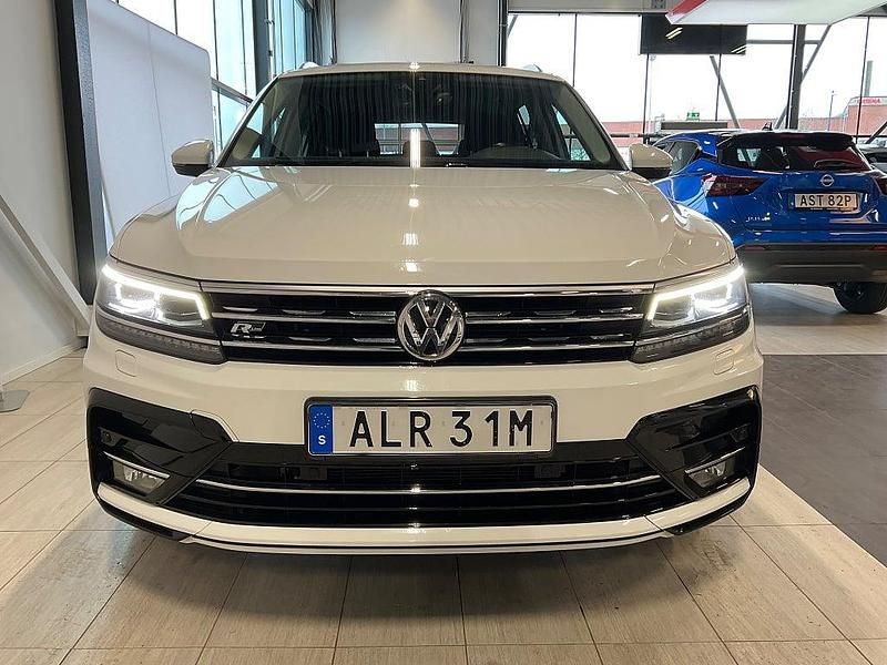Begagnad VW Tiguan Allspace R-line 190 HK (139 kW) 2018 Vit SUV