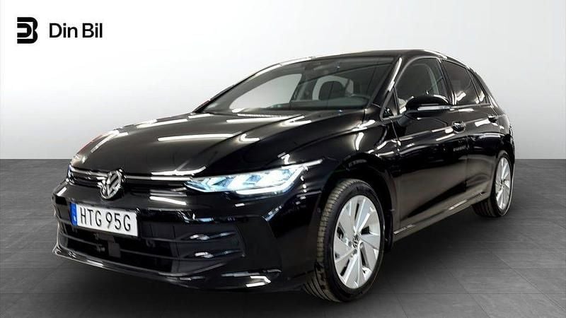 Begagnad VW Golf VIII 150 HK (110 kW) 2025 Grenadilla black metallic Halvkombi