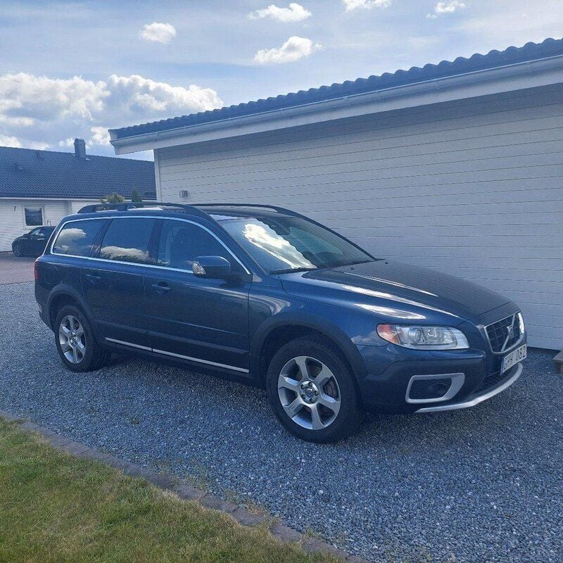 Blå Begagnad 2008 Volvo XC70 SUV | 65 000 kr (Marknadspris) - Bild 1/4