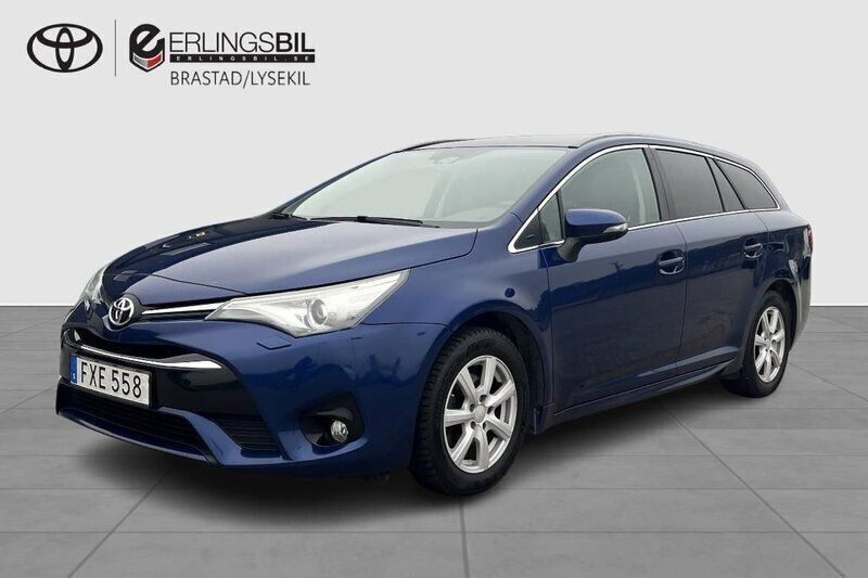Mörkblå Begagnad 2015 Toyota Avensis Kombi | 139 000 kr (Marknadspris) - Bild 1/4