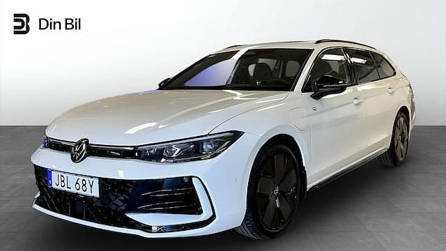 Ny 2025 VW Passat Style | 565 100 kr (Marknadspris) - Bild 1/4