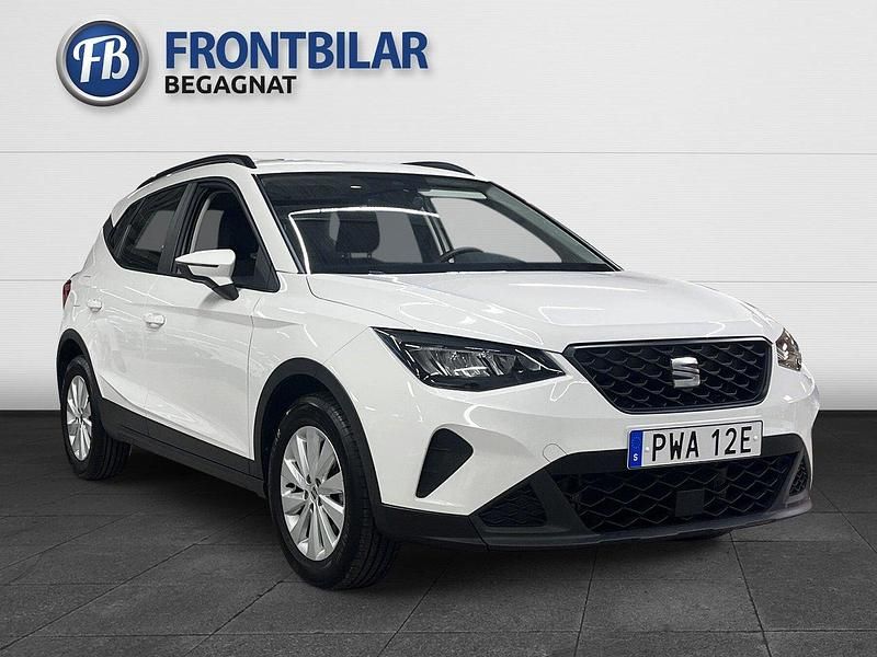 Vit Begagnad 2022 Seat Arona Style SUV | 199 900 kr (Marknadspris) - Bild 1/4