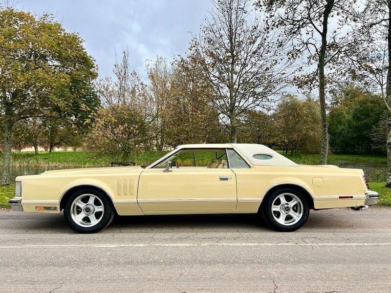 Begagnad Lincoln Continental 209 HK (153 kW) 1978 Cream Sportkupé
