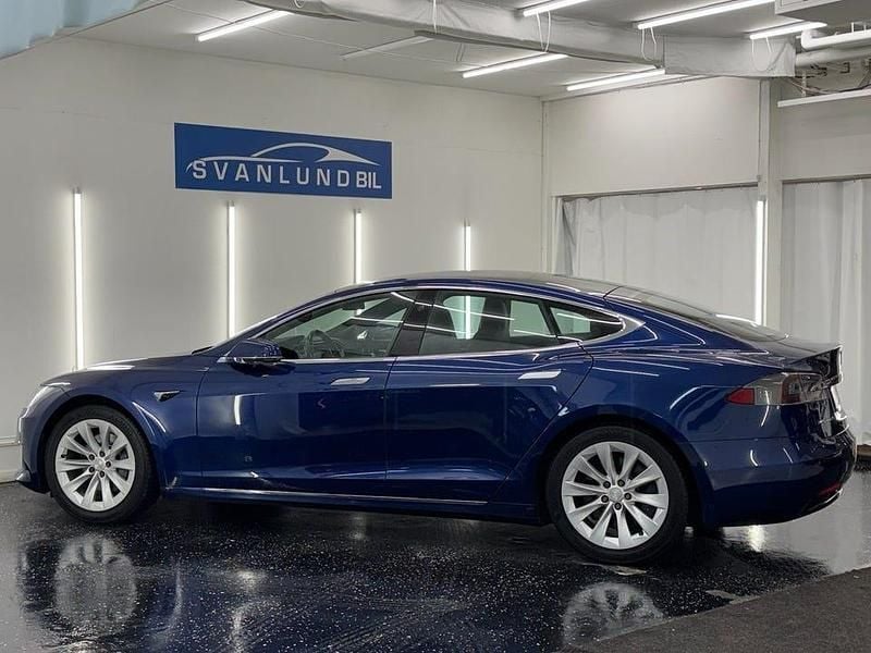 Begagnad Tesla Model S 244 kW (333 HK) 2017 Blå Halvkombi