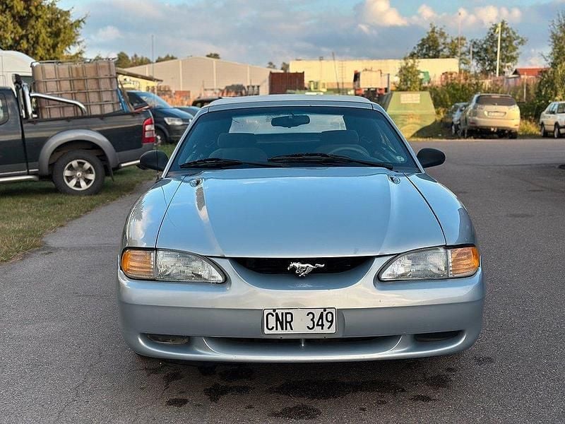 Begagnad Ford Mustang 190 HK (139 kW) 1994 Silver Cab