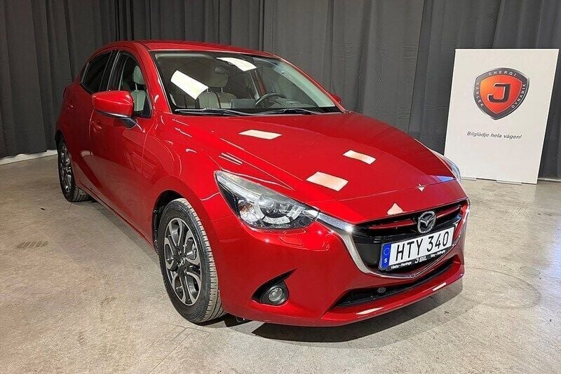 Röd Begagnad 2015 Mazda 2 Halvkombi | 114 900 kr (Bra pris) - Bild 1/4