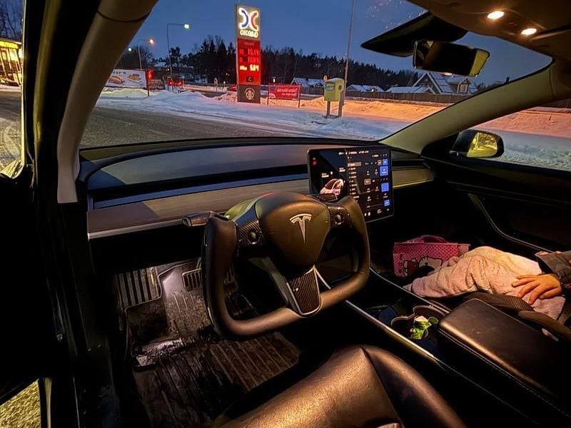 Begagnad Tesla Model 3 Long Range AWD 323 kW (440 HK) 2020 Sedan