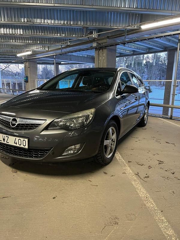 Begagnad Opel Astra 125 HK (91 kW) 2011 Kombi