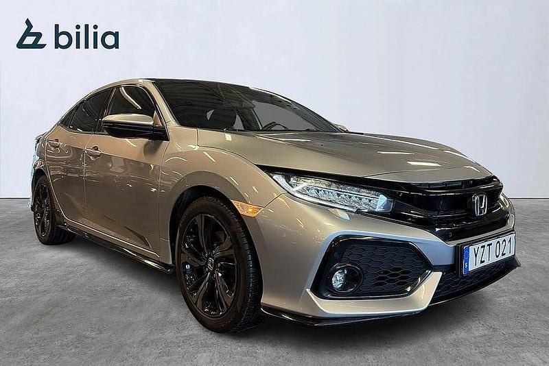 Begagnad Honda Civic 184 HK (135 kW) 2017 Silver Halvkombi
