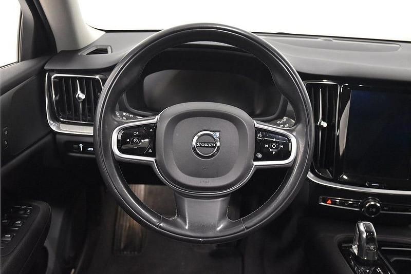 Begagnad Volvo V60 Inscription 392 HK (288 kW) 2019 Silver Kombi