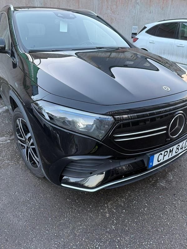 Metallic Begagnad 2022 Mercedes EQA250 AMG SUV | 335 000 kr (Bra pris) - Bild 1/4