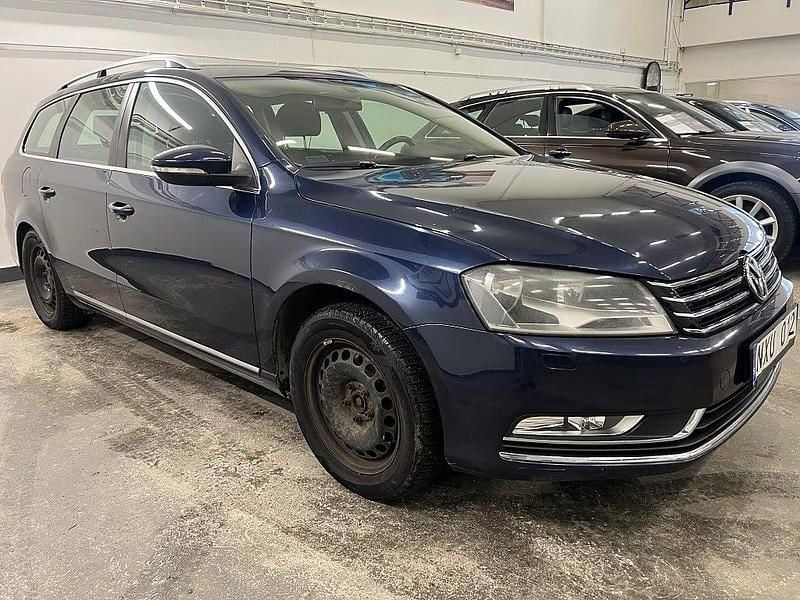 Begagnad VW Passat 150 HK (110 kW) 2012 Blå Kombi