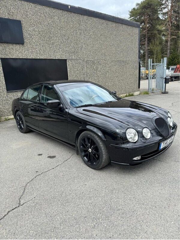 Svart Begagnad 2000 Jaguar S-Type S Sedan | 72 000 kr - Bild 1/4
