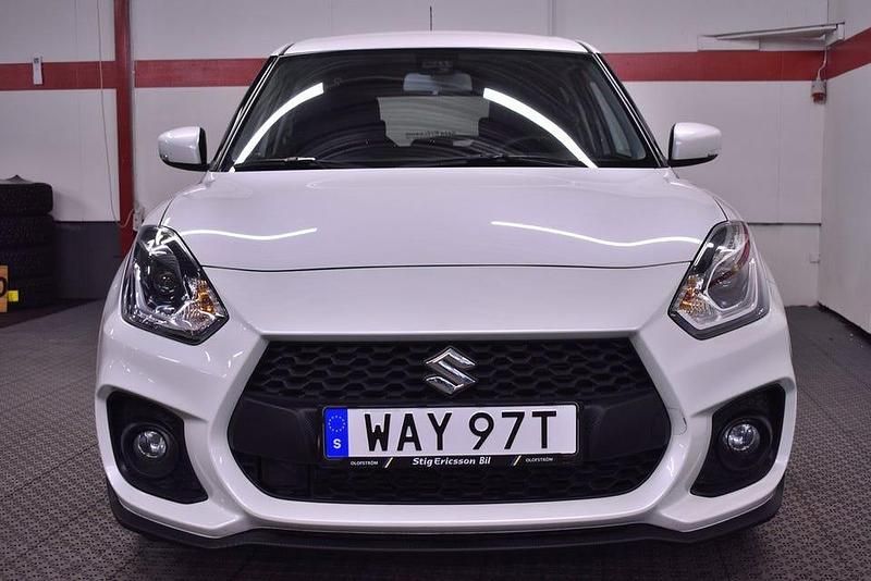 Begagnad Suzuki Swift Sport 129 HK (94 kW) 2023 Vit Halvkombi