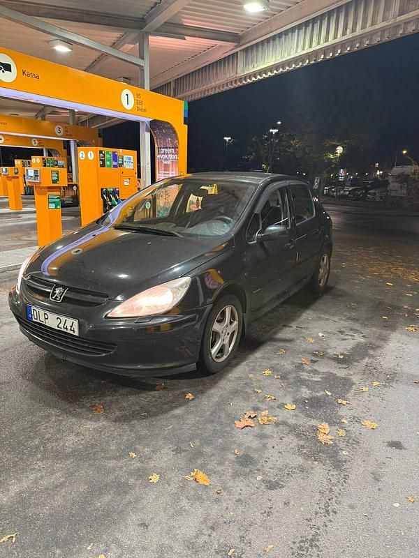 Begagnad 2004 Peugeot 307 Halvkombi | 19 900 kr (Marknadspris) - Bild 1/4