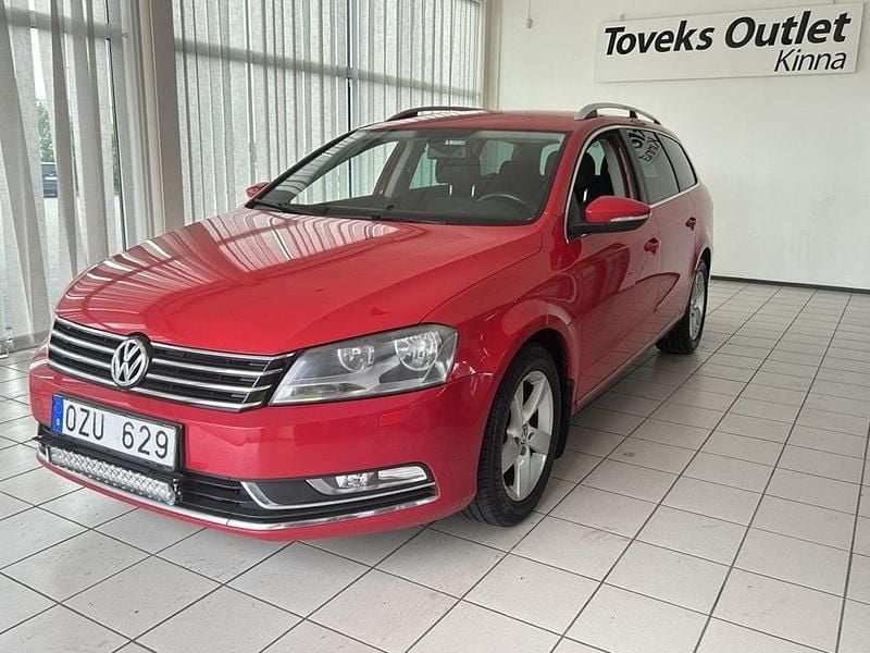Röd Begagnad 2014 VW Passat Kombi | 79 900 kr (Lite dyr) - Bild 1/4