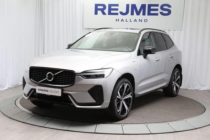 Silver Begagnad 2023 Volvo XC60 Plus SUV | 509 500 kr (Lite dyr) - Bild 1/4