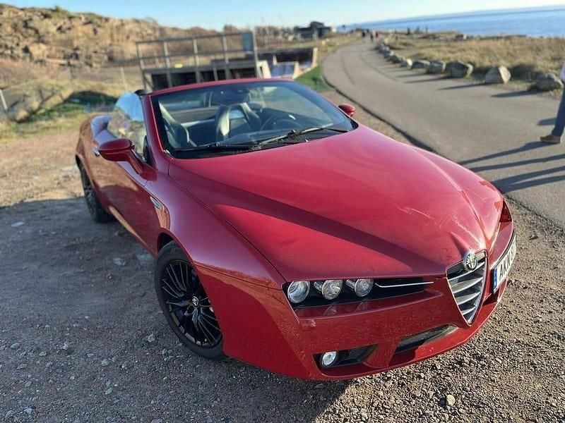 Begagnad 2010 Alfa Romeo Spider Cab | 300 000 kr - Bild 1/4