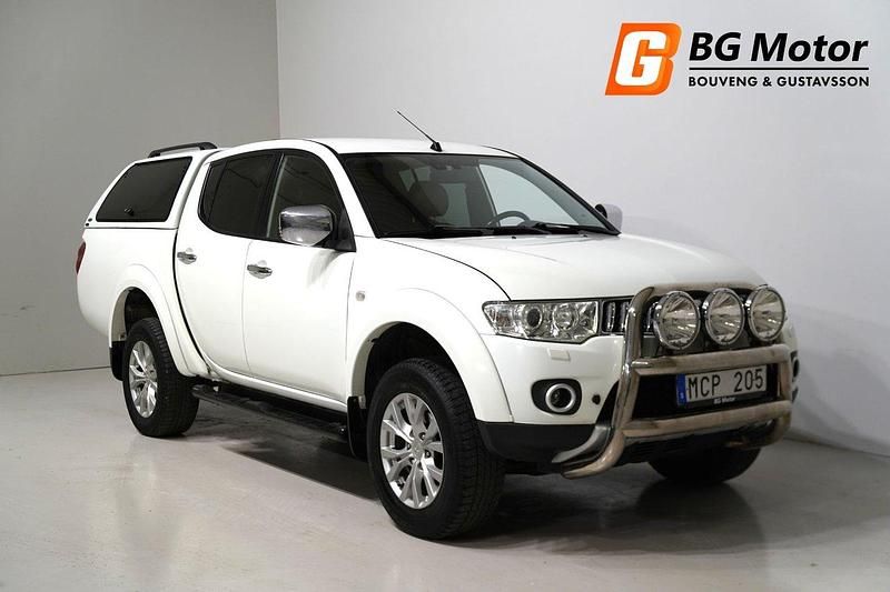 Vit Begagnad 2012 Mitsubishi L200 Pickup | 139 700 kr (Marknadspris) - Bild 1/3