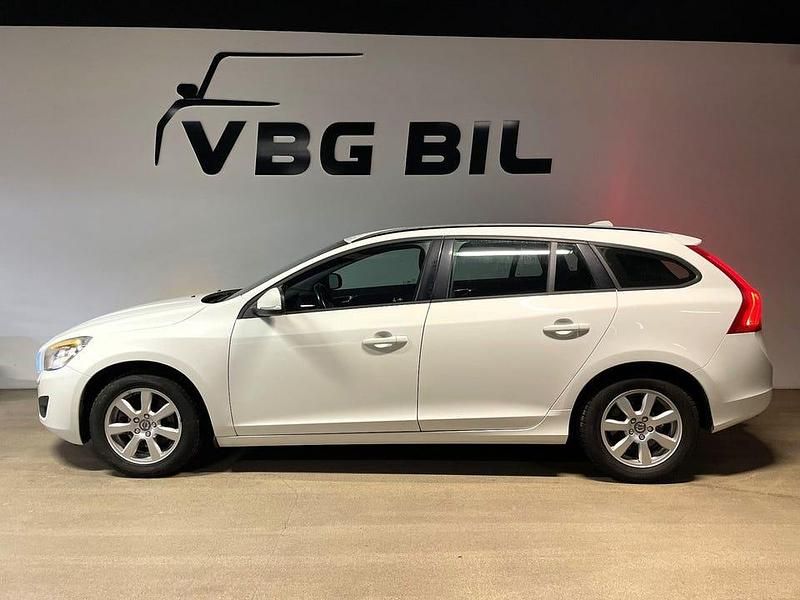 Begagnad Volvo V60 150 HK (110 kW) 2012 Vit Kombi