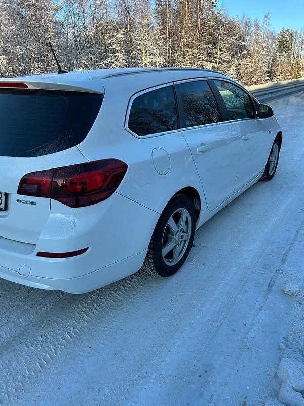 Begagnad Opel Astra 125 HK (91 kW) 2012 Kombi