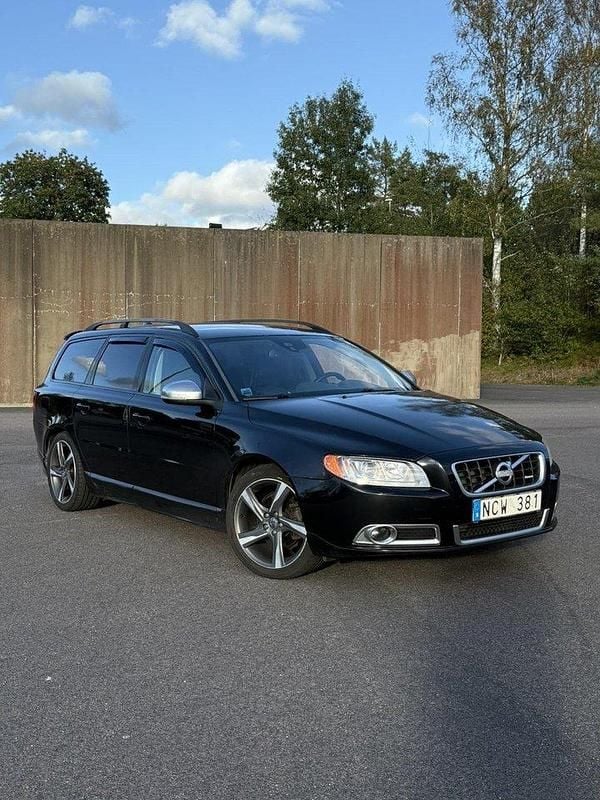 Svart Begagnad 2013 Volvo V70 R-Design Kombi | 89 000 kr (Bra pris) - Bild 1/4