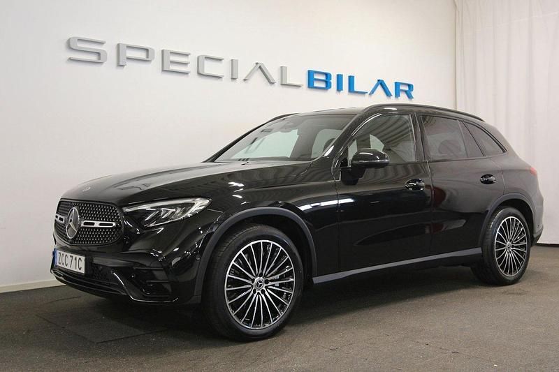Svart Begagnad 2024 Mercedes GLC300 AMG line SUV | 649 000 kr - Bild 1/4