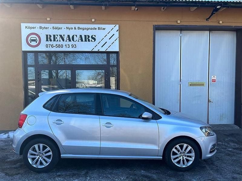 Begagnad VW Polo 90 HK (66 kW) 2015 Silver Halvkombi
