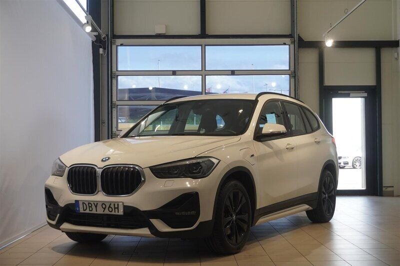 Okänd Begagnad 2021 BMW X1 Sport Line SUV | 259 500 kr (Marknadspris) - Bild 1/4