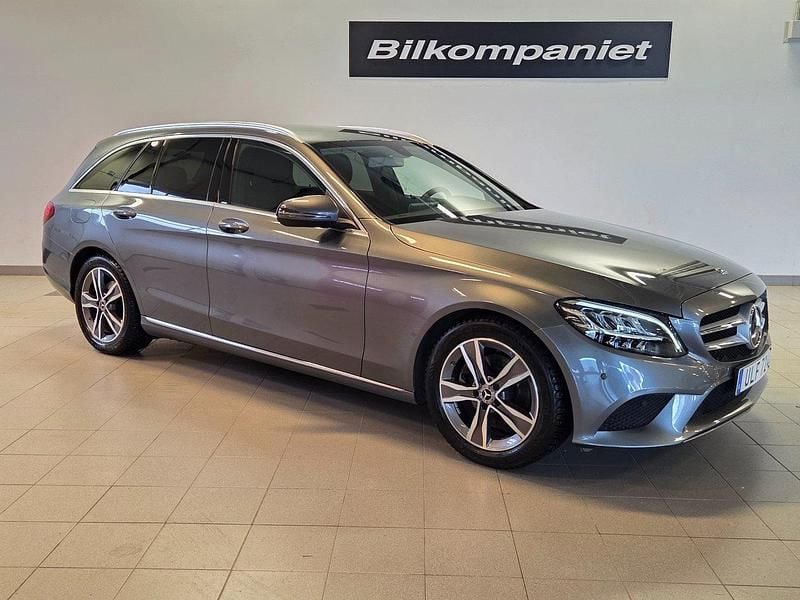 Grå Begagnad 2018 Mercedes C220 Kombi | 249 900 kr (Superpris) - Bild 1/4