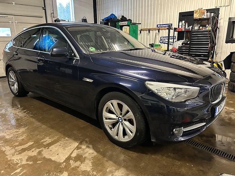 Begagnad BMW 530 Gran Turismo 258 HK (189 kW) 2013 Blå Halvkombi