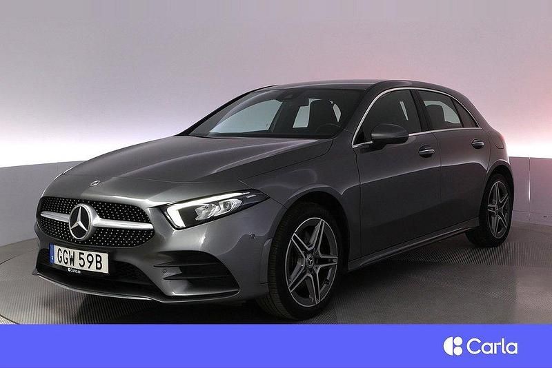 Mörkgrå Begagnad 2021 Mercedes A250 AMG Halvkombi | 303 900 kr (Marknadspris) - Bild 1/4