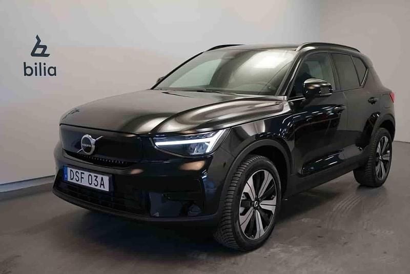 Svart Begagnad 2023 Volvo XC40 Single Motor SUV | 359 500 kr - Bild 1/1