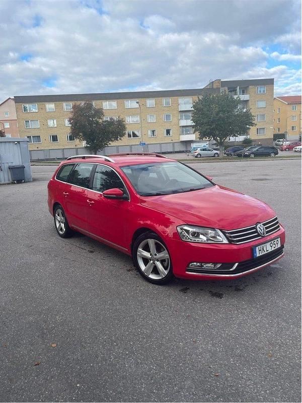 Röd Begagnad 2014 VW Passat GT Kombi | 79 000 kr (Marknadspris) - Bild 1/3