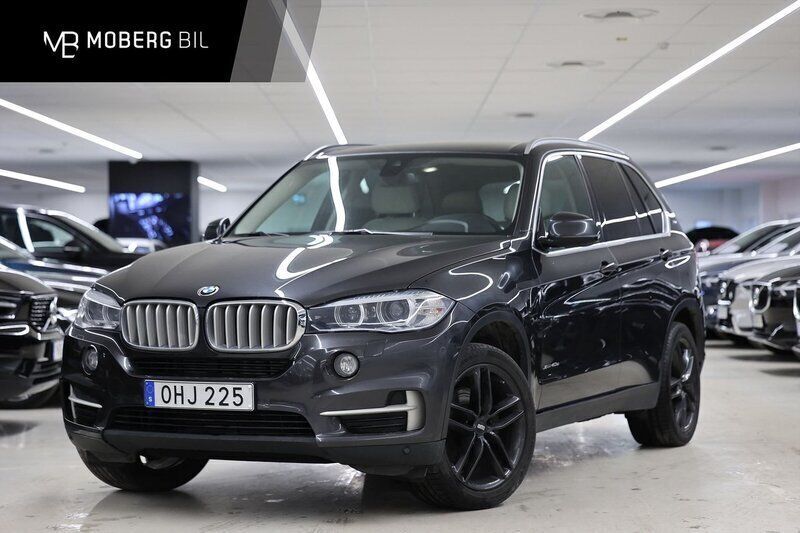 Grå Begagnad 2016 BMW X5 iPerformance SUV | 259 900 kr - Bild 1/3