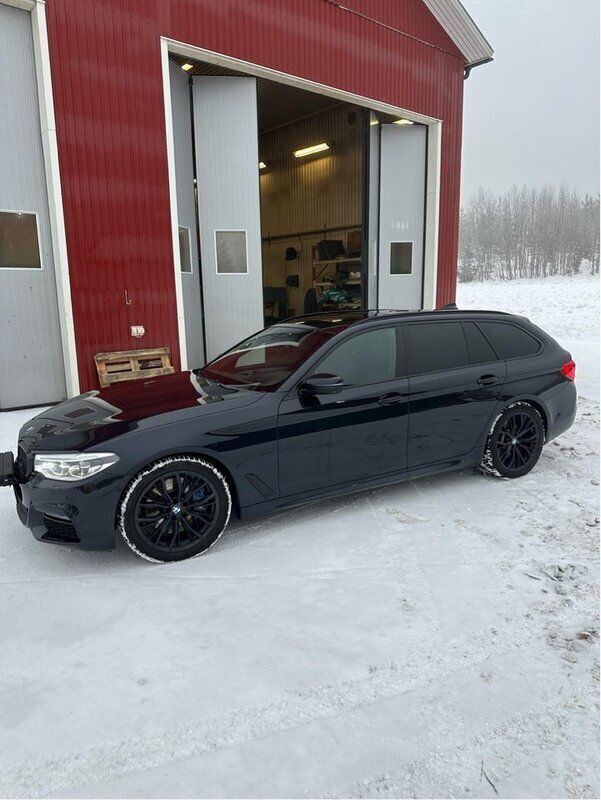 Svart Begagnad 2020 BMW 540 M Sport Kombi | 395 000 kr (Marknadspris) - Bild 1/1