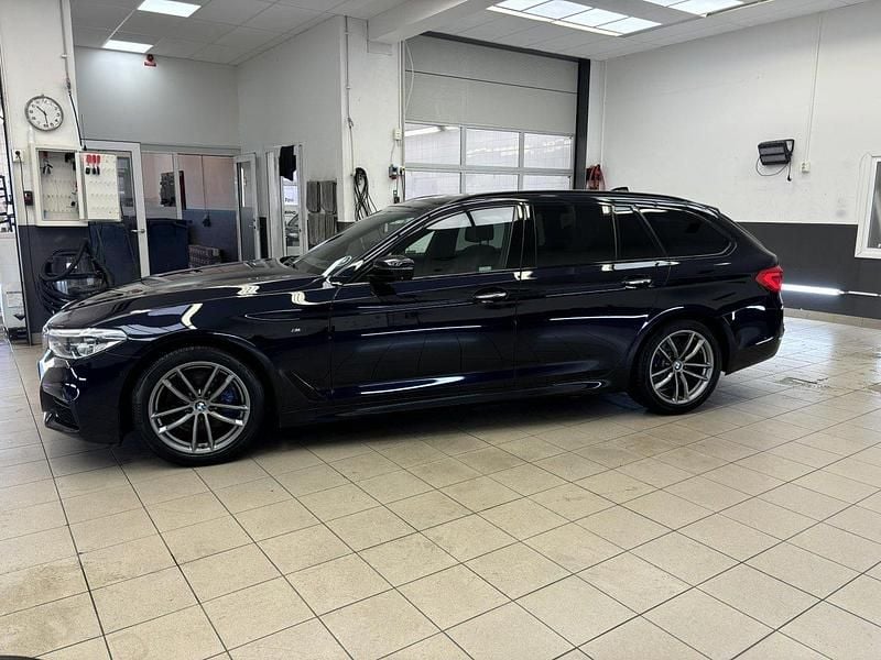 Svart Begagnad 2018 BMW 530 M Sport Kombi | 275 000 kr (Superpris) - Bild 1/4