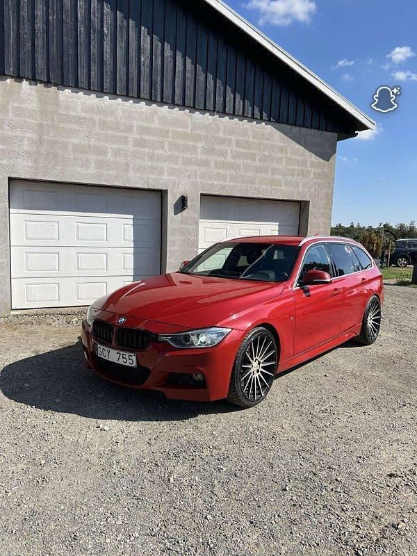 Röd Begagnad 2013 BMW 330 M Sport Kombi | 150 000 kr (Bra pris) - Bild 1/4