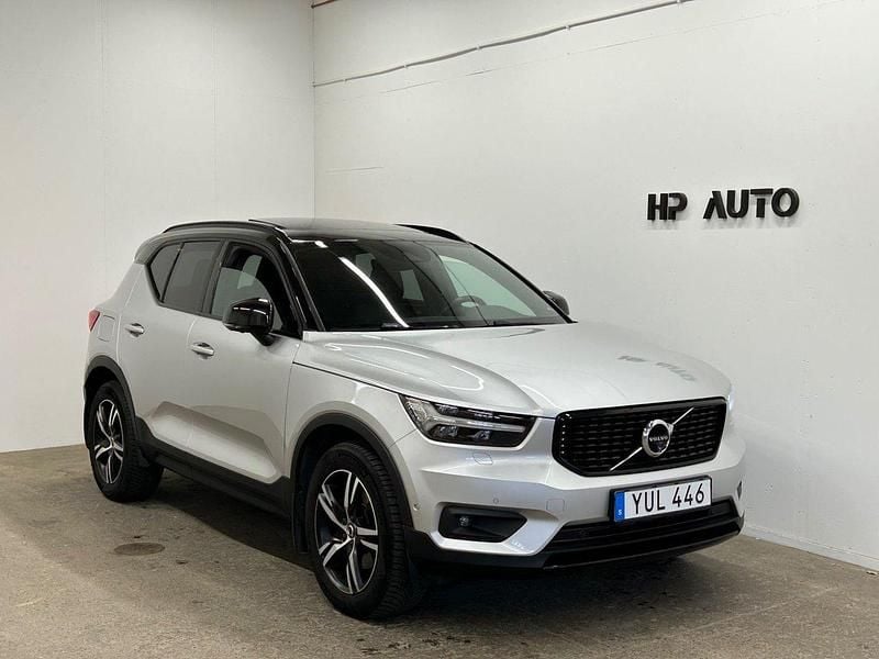 Silver Begagnad 2018 Volvo XC40 R-Design SUV | 279 900 kr (Lite dyr) - Bild 1/4