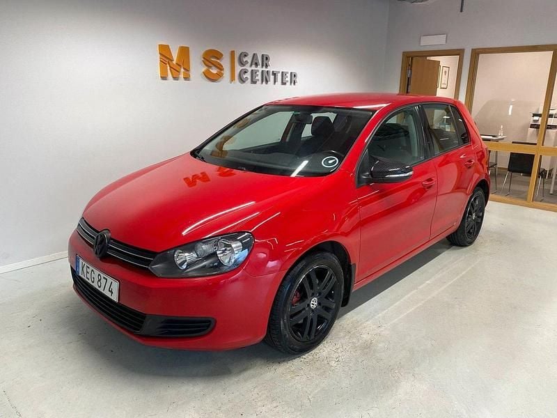 Röd Begagnad 2009 VW Golf VI Halvkombi | 84 900 kr (Lite dyr) - Bild 1/4