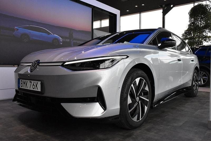 Silver (scale silver metallic) Ny 2024 VW ID.7 Pro Sedan | 599 899 kr (Marknadspris) - Bild 1/3