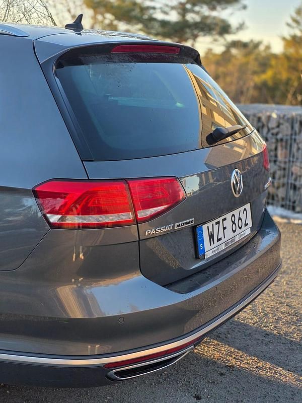 Begagnad VW Passat Alltrack 190 HK (139 kW) 2016 Grå metallic Kombi