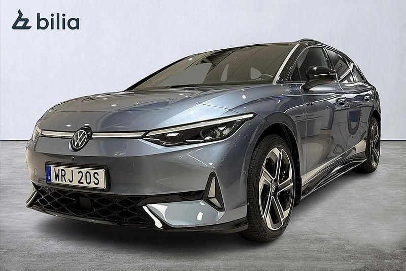 Ljusblå Ny 2025 VW ID.7 GTX Kombi | 710 900 kr (Marknadspris) - Bild 1/4