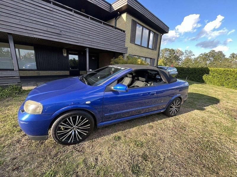 Blå Begagnad 2002 Opel Astra Cabriolet Cab | 20 000 kr - Bild 1/4