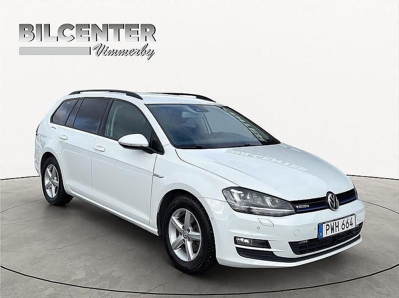 Vit Begagnad 2016 VW Golf VII Kombi | 99 900 kr (Superpris) - Bild 1/4