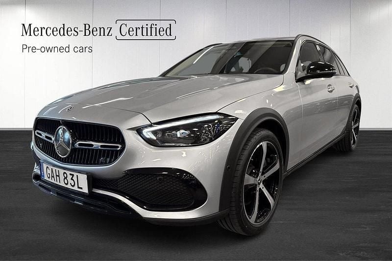 Silver Begagnad 2024 Mercedes C220 Kombi | 549 000 kr (Lite dyr) - Bild 1/4