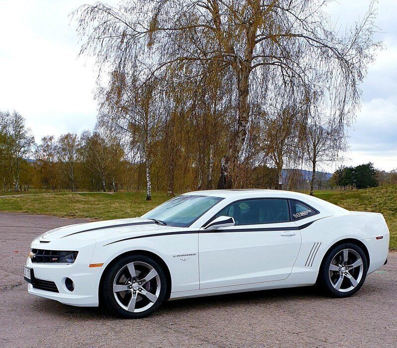 Vit Begagnad 2011 Chevrolet Camaro SS Sportkupé | 310 000 kr (Superpris) - Bild 1/4