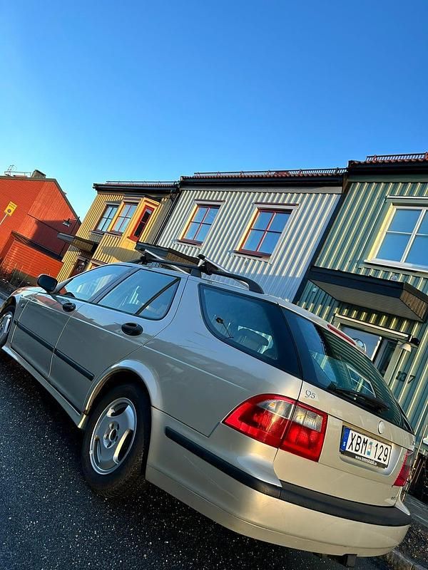 Begagnad Saab 9-5 180 HK (132 kW) 2005 Ljusgrå metallic Kombi