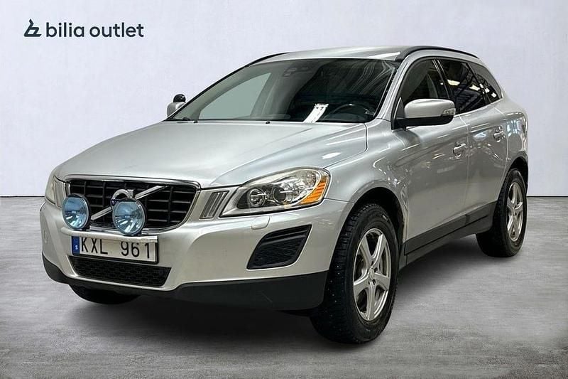Ljusgrå Begagnad 2010 Volvo XC60 SUV | 89 900 kr (Superpris) - Bild 1/4