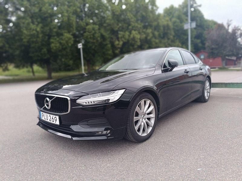 Svart Begagnad 2018 Volvo S90 Momentum Sedan | 200 000 kr (Marknadspris) - Bild 1/4